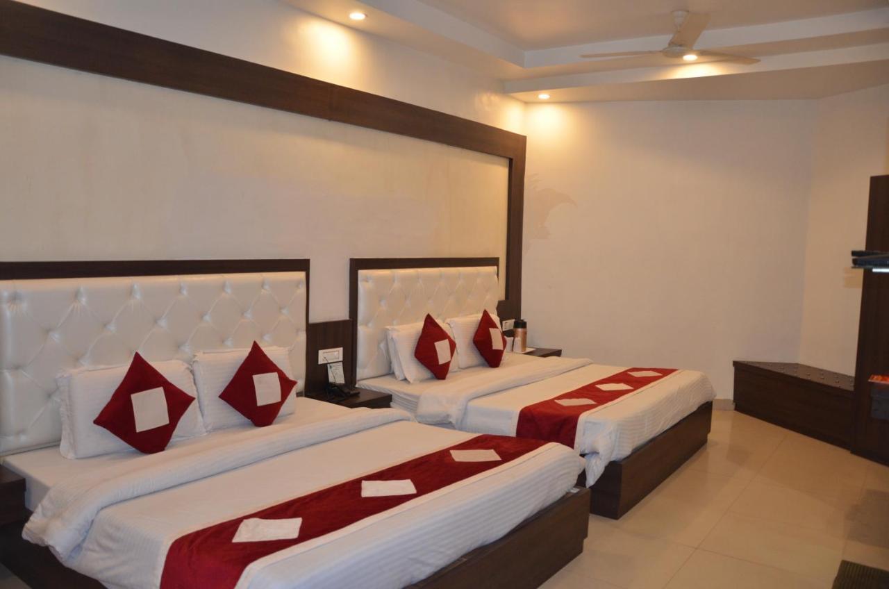Hotel Krishna Katra  Exteriér fotografie