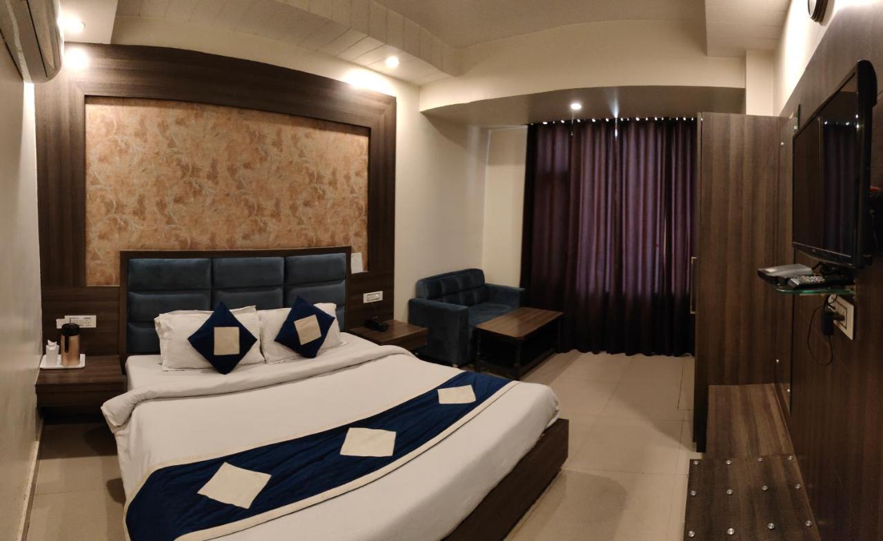 Hotel Krishna Katra  Exteriér fotografie