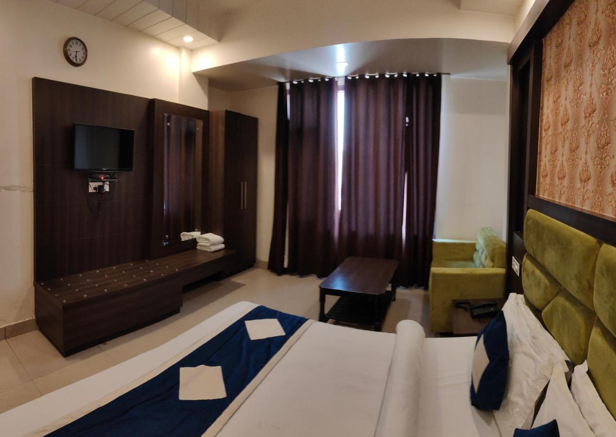 Hotel Krishna Katra  Exteriér fotografie