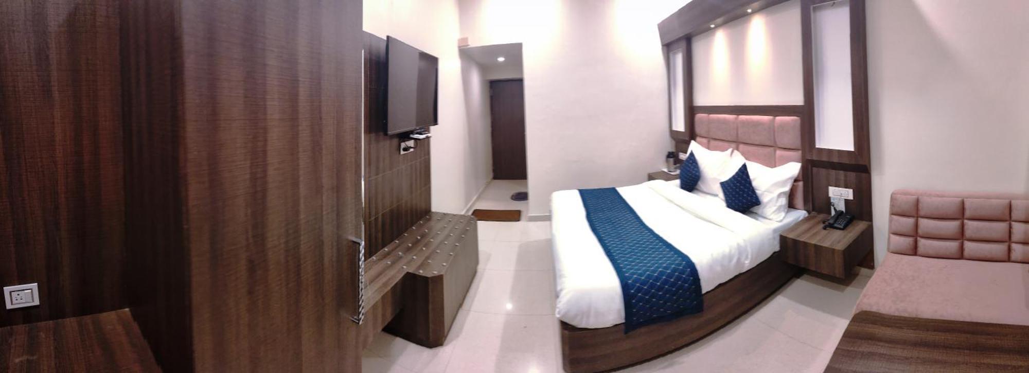 Hotel Krishna Katra  Exteriér fotografie